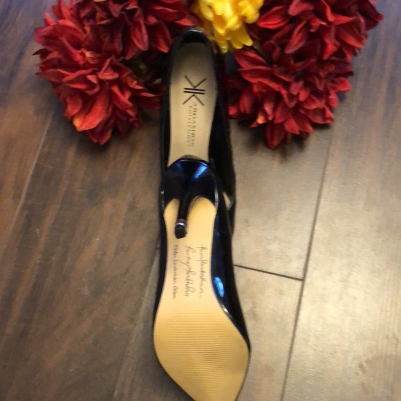 Women’s Kardashian Kollection Black Stilletto 4” Heels!! Size 6.5!! - Picture 4 of 6